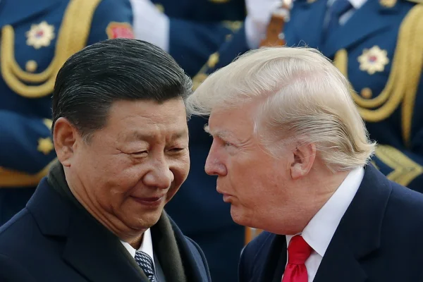 Războiul comercial dintre SUA și China s-ar putea detensiona. Trump a anunțat o reducere „substanțială” a taxelor