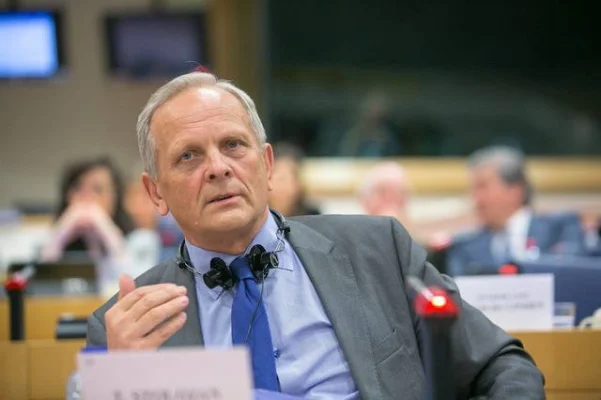 Theodor Stolojan, despre măsurile fiscale: Înainte de a căuta noi taxe, trebuie să ne gândim ce sistem de impozite şi taxe avem în prezent, dacă este un sistem în regulă sau nu