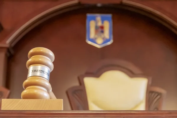 De ce decizia CCR cu privire la publicarea averilor scade și mai mult încrederea în instituții. Politicienii care au încercat sa-și ferească averile de ochii curioșilor