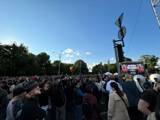 Jandarmeria Capitalei: SESIZARE față de ecranul de mari dimensiuni de la mitingul organizat de Nicușor Dan