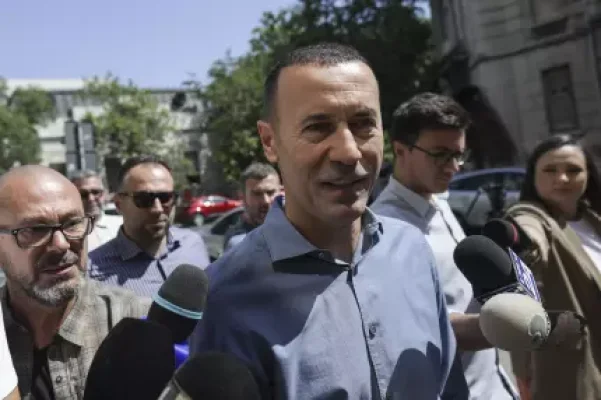 Iulian Dumitrescu a demisionat din funcţia de preşedinte al organizaţiei judeţene a PNL