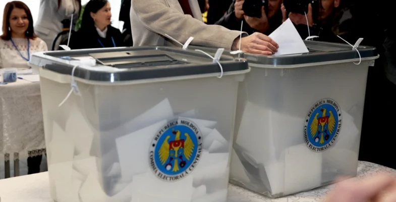 Republica Moldova, noul dușman al extremiștilor din România. Amenințări, petiții pentru retragerea cetățeniei românești și atacuri la Maia Sandu