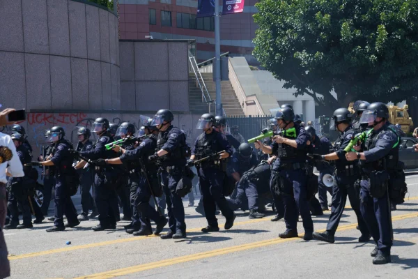 Protestele s-au răspândit în mai multe orașe din Statele Unite. Garda Națională continuă să fie pe străzi. Trump: Am oprit distrugerea și moartea