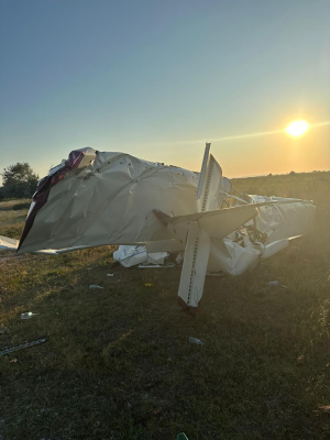 Un avion de mici dimensiuni a căzut la Gura Portiţei. Pilotul şi pasagerul au murit