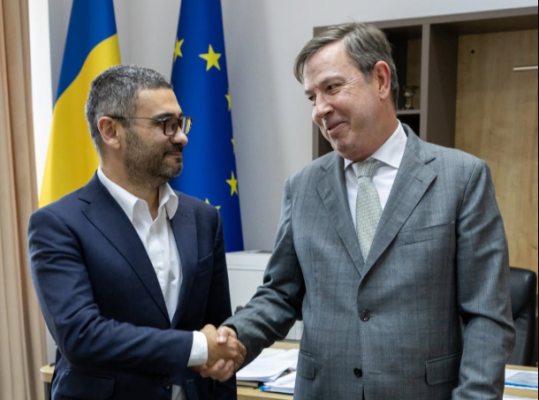 Ministrul Muncii s-a întâlnit cu ambasadorul Spaniei în România. Piața muncii și sistemul de pensii, principalele subiecte abordate FOTO