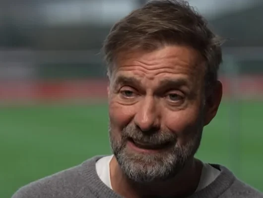 Jurgen Klopp a stins televizorul când fanii echipei Liverpool l-au huiduit pe Alexander-Arnold: „Ăștia nu suntem noi”