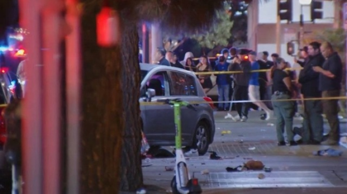 Peste 20 de răniţi în Los Angeles, după ce un vehicul a intrat într-o mulţime de oameni, anunţă pompierii