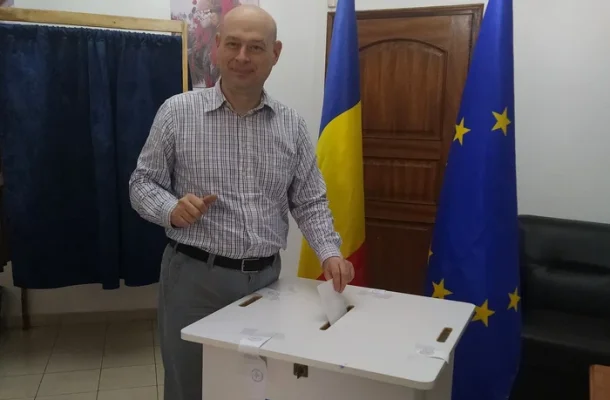 Un român a zburat 1.700 de kilometri cu avionul în Africa ca să voteze: „Am votat pentru o Românie bazată pe educație și competență”