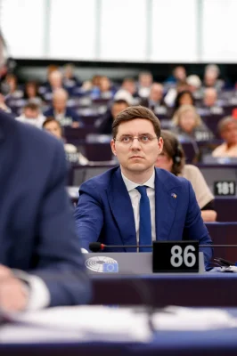 Victor Negrescu pleacă din funcţia de consilier onorific; fusese numit de fostul premier Marcel Ciolacu