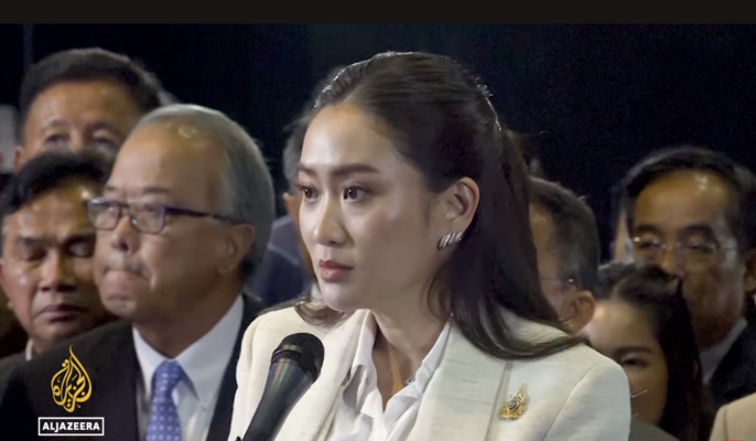 Premierul din Thailanda a fost suspendat de Curtea Constituţională / Dificultăţile celui mai tânăr premier din istoria ţării arată o criză a familiei ce domină politica thailandeză de peste două decenii