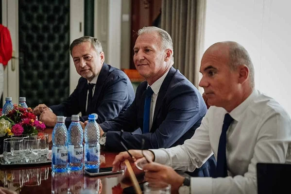 Rareș Bogdan, despre controalele impuse de Germania la frontieră: Olaf Scholz tremură de frică