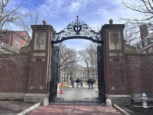 Republicanii continuă atacurile la adresa Univeristății Harvard și lansează o anchetă parlamentară