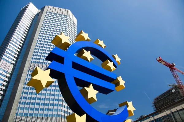 Avertismentul BCE: Escaladarea tensiunilor tarifare globale, motiv de „îngrijorare semnificativă” pentru STABILITATEA financiară și economia globală