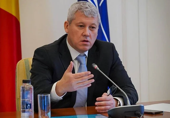 Prima şedinţă a Guvernului interimar Predoiu. Bugetul CNI, aprobat. Se asigură finanţarea proiectelor de interes public şi social derulate