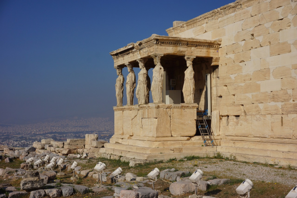 43 de grade Celsius în Grecia. Acropola din Atena, închisă cinci ore pe zi. Muncitorii au întrerupt lucrul, turiştii se refugiază în restaurante