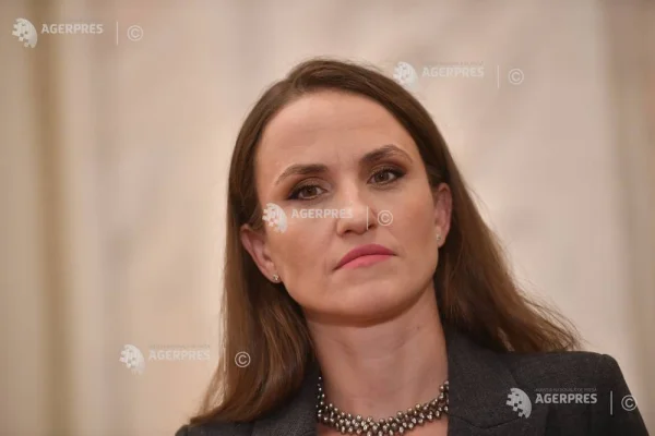 Camera Deputaților/ Oana Țoiu: USR îl vrea pe Bolojan premier, dar nu susține rotativa guvernamentală