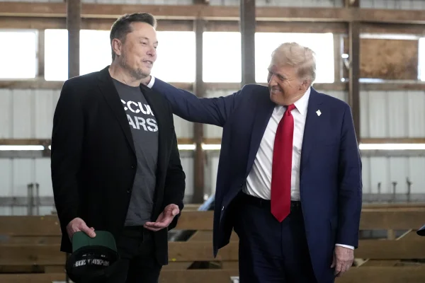 Elon Musk amenință Pentagonul după ce presa a scris despre ședința secretă privind războiul SUA - China. Reacția lui Trump