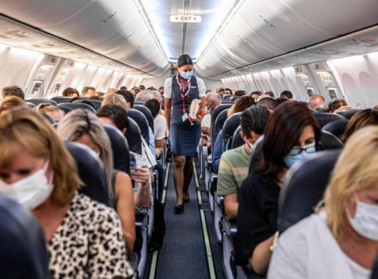 Sfaturi de călătorie. Lista unei stewardese. Obiecte pe care să NU le ai în avion