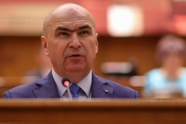 Moțiunea de cenzură împotriva Guvernului Bolojan, cu semnături de la AUR, SOS, POT şi neafiliaţi, va fi citită joi în Parlament