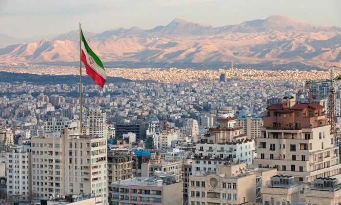 MAE recomandă românilor care se află în Iran să părăsească urgent țara, în contextul atacurilor masive israeliene / Iranul a ripostat cu peste 100 de drone