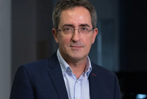 Nu deficitul e marea problemă a României, ci PSD