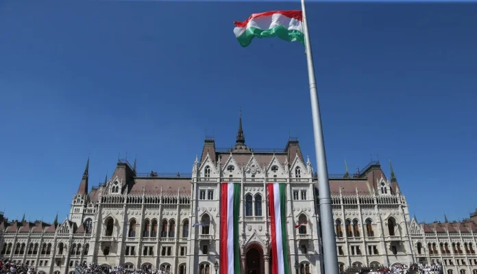 Guvernul ungar va privatiza o mare parte din participaţia pe care o deţine în industria de apărare