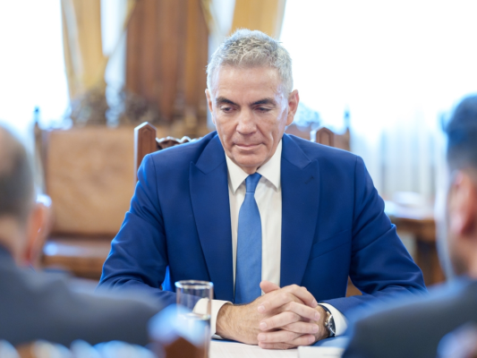 Vicepremierul Dragoș Anastasiu, criticat pentru propunerea de reducere voluntară a salariilor mari: ”A priceput oare că e în Guvern ca să ia decizii, nu ca să adreseze rugăminți?”