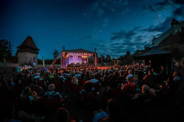10 filme, selectate în competiția internațională de film documentar a Festivalului de Film și Istorii Râșnov