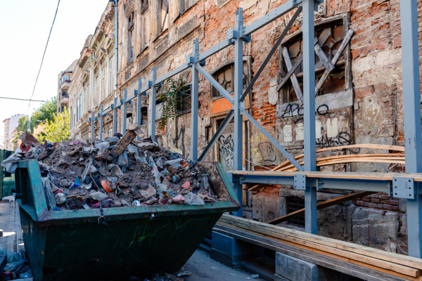 Începe restaurarea Hanului Solacolu din București, un monument simbolic pentru relaâia României cu Bulgaria