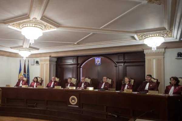 Șase organizații neguvernamentale, apel către CCR: Toate standardele internaționale în materia integrității publice recomandă un sistem transparent al declarațiilor de avere și de interes