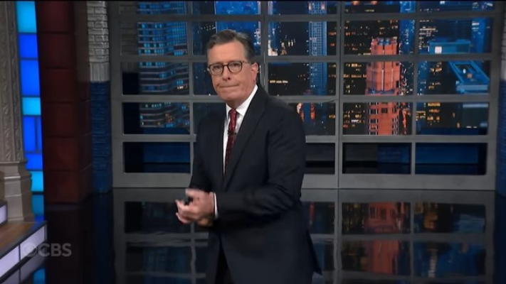 CBS ia „o decizie pur financiară” de a anula emisiunea lui Stephen Colbert, critic al lui Trump