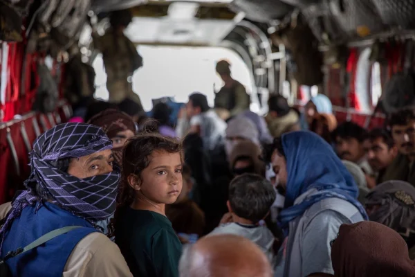 Talibanii îndeamnă afganii din SUA să revină în Afganistan şi promit că nu le vor face nimic rău / „Întoarceţi-vă acasă, nu vă vom face probleme, vă promitem!”