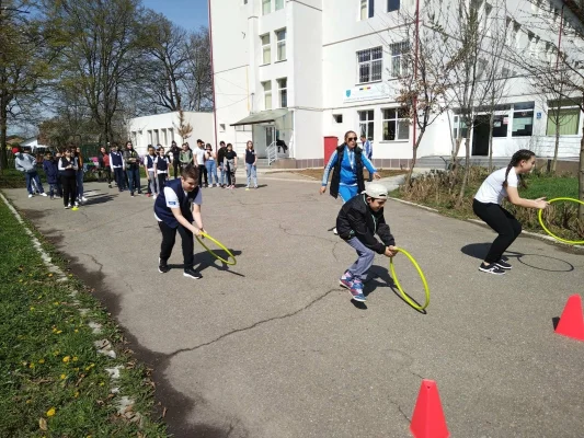81% dintre părinţi nu consideră joaca o prioritate, deşi copiii îşi doresc să se joace mai des, arată un studiu de specialitate / Lipsa de inspiraţie – o barieră în calea jocului pentru 48% dintre părinţi