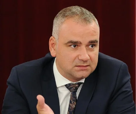 Senator USR, după descinderea procurorilor DNA la Primăria Iaşi: Mai există birouri în instituţia condusă de multiplul trimis în judecată care să nu fi fost vizitate de procurorii anticorupţie în ultimii ani?