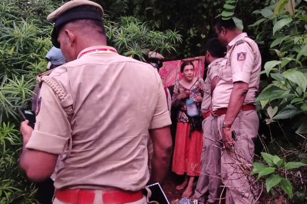 VIDEO Misterul mamei rusoaice și al copiilor săi găsiți într-o peșteră din India