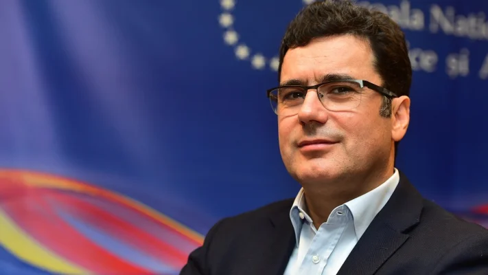Rectorul SNSPA, Remus Pricopie, anunță că și-a depus candidatura la președinție, însă fără semnături