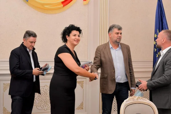 ZIARUL DE IAȘI | Fals și uz de fals, cu diplomă de la Cahul. Începe procesul consilierei fără liceu angajate pe un post cu studii superioare