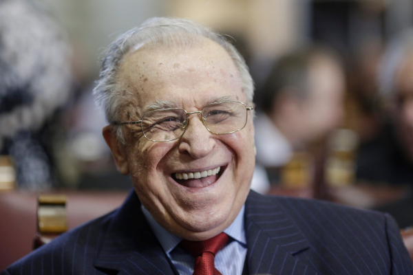 Ion Iliescu este “conștient și stabil cardiac” (Spitalului SRI Agrippa Ionescu)