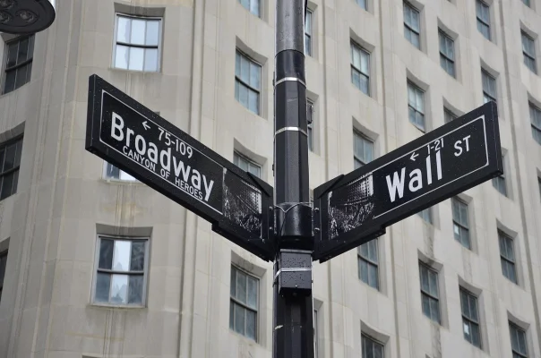 Companiile americane au încetinit angajările în luna mai, dar rata şomajului a stagnat la 4,2%