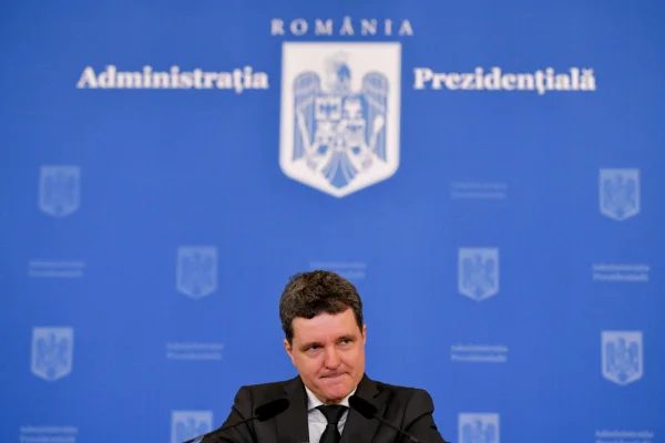 Legea care prevede vaccinarea gratuită anti-HPV până la 26 de ani la fete și băieți, PROMULGATĂ de Nicușor Dan