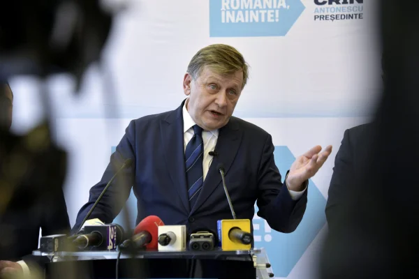 Crin Antonescu, candidat la prezidențiale, NU a fost colaborator al Securității. Document oficial / Antonescu: Am fost o VICTIMĂ a Securității