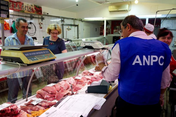 ANPC a controlat 153 de operatori economici de pe litoral şi a aplicat amenzi de aproape 900.000 lei