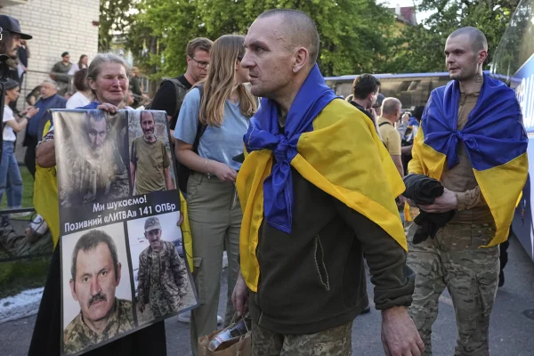 Rusia și Ucraina au făcut cel mai mare schimb de prizonieri de la începutul războiului