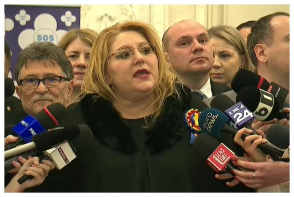 Plecări în bloc din SOS România. 17 parlamentari îi spun adio Dianei Șoșoacă