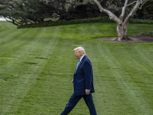 Cum le-a tăiat Trump salariile angajaților unei firme din Iași. Contracte cu Porsche și Mercedes