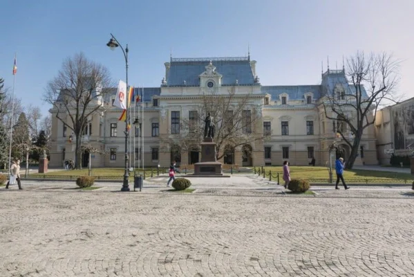 ANCHETĂ REPORTER DE IAȘI | Secretara primarului Mihai Chirica, plătită din banii ieșenilor cu 4.000 de euro net/lună, mai mult decât viceprimarul Iașului