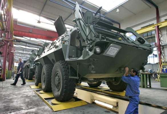 Armata se pregătește să înlocuiască armamentul de tip sovietic cu arme compatibile NATO