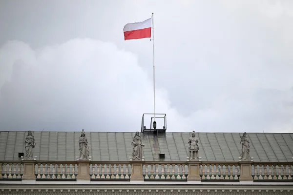 Președintele ales, Nicușor Dan, în Polonia, pentru a-l susține pe primarul proeuropean al Varșoviei în cursa prezidențială. Al doilea tur al alegerilor, duminica viitoare