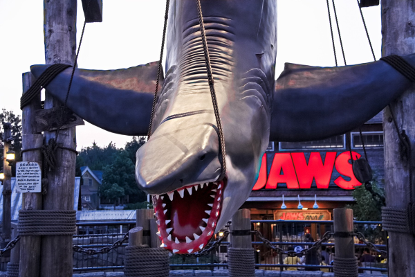 Filmul Jaws împlinește 50 de ani/ Seria este creditată cu inventarea blockbuster-ului de vară.