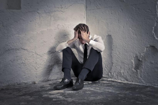 Studiul care spulberă mitul: Singurătatea nu e ca fumatul a 15 țigări pe zi